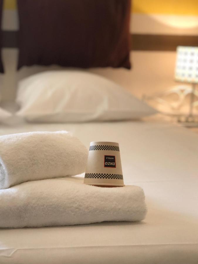 Enzo Hotels Neufchateau By Kyriad Direct エクステリア 写真