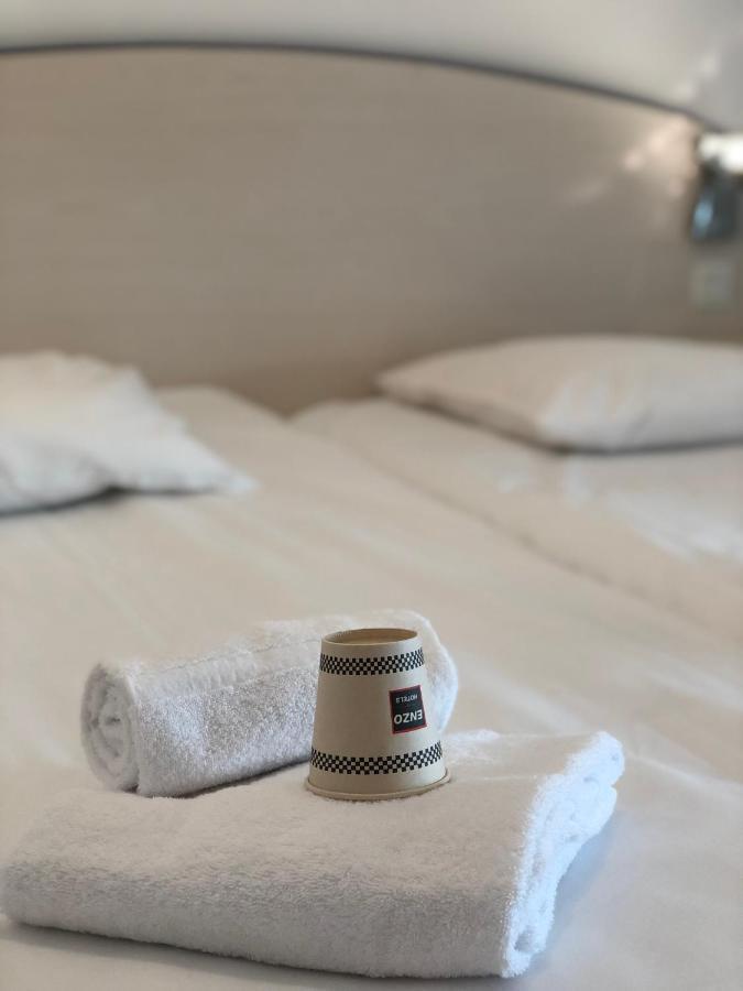 Enzo Hotels Neufchateau By Kyriad Direct エクステリア 写真